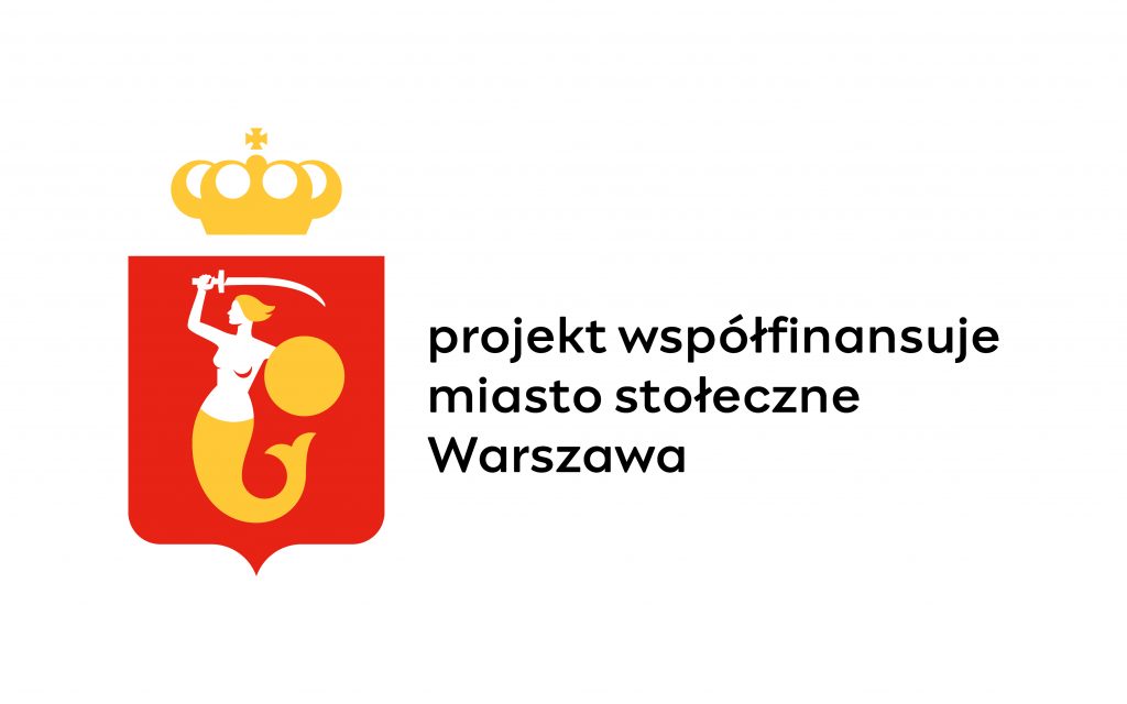 czerwona tarcza herbowa z żółto-białym wizerunkiem syreny z tarczą i mieczem, nad herbem żółta korona, po prawej napis projekt współfinansuje miasto stołeczne Warszawa